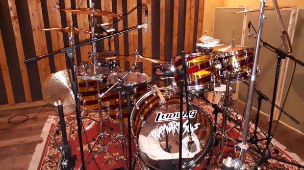 Wayward Sons, Phil Martini, Toby Jepson, Vale Studios, New LP ,Ludwig Vistalite, Candy Cane, Paiste 2002 Cymbals, Vic Firth 3A Drumsticks, Ludwig Snare Drums, Meinl 8" Cowbell, Studio Drummer