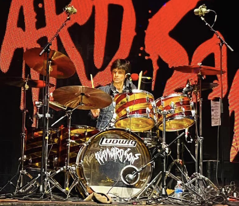 Phil Martini Drummer, The Soul Of Rock N Roll, Live and Recording, Wayward Sons, Spear Of Destiny, Joe Elliott's Down N Outz, Ludwig Vistalite, Black Beauty, Paiste 2002, Remo Emperor, Vic Firth 3A, Premier Elite,